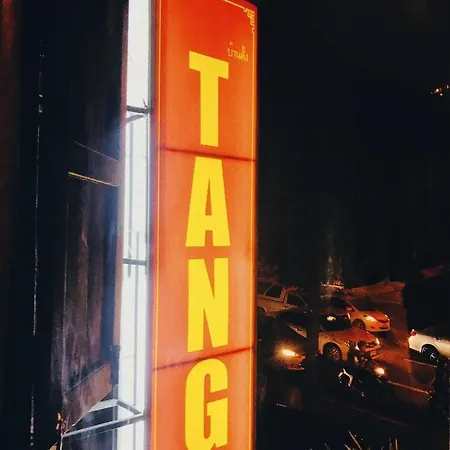 Tang House Hostel Bangkok Exterior photo