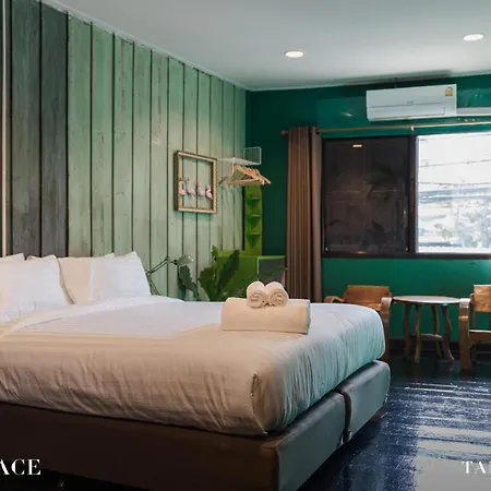 Tang House Hostel Bangkok Exterior photo