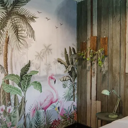 Tang House Hostel Bangkok Exterior photo