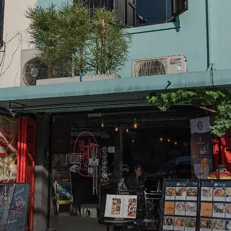Tang House Hostel Bangkok Exterior photo