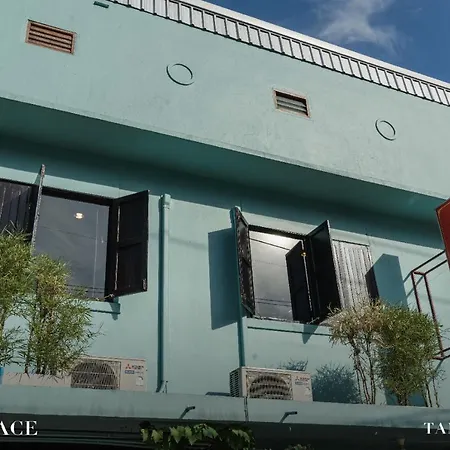 Tang House Hostel Bangkok Exterior photo